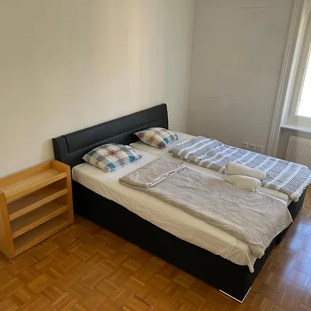 3 Flat Next To Hb Konrad - Self Checkin *